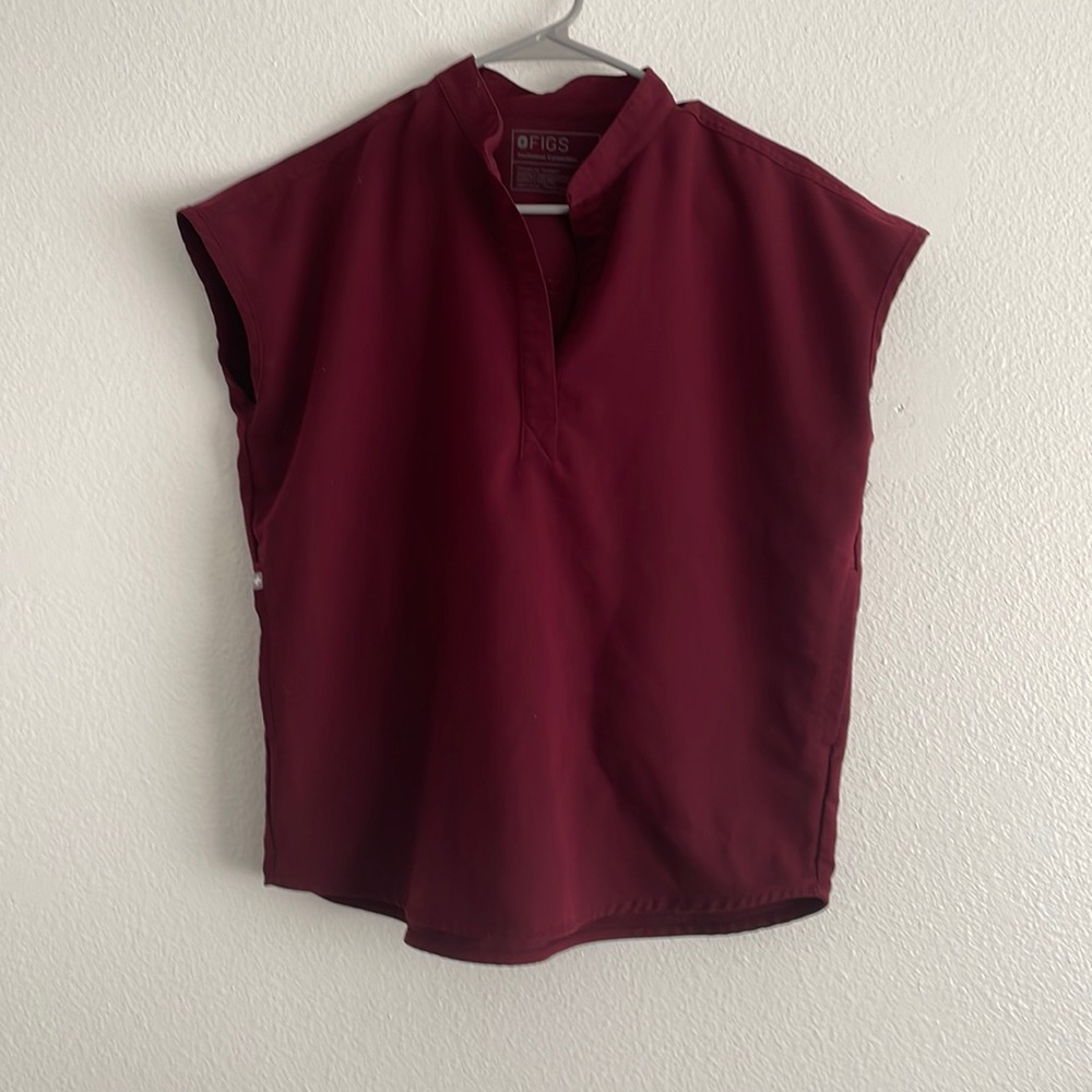 Maroon figs scrub top